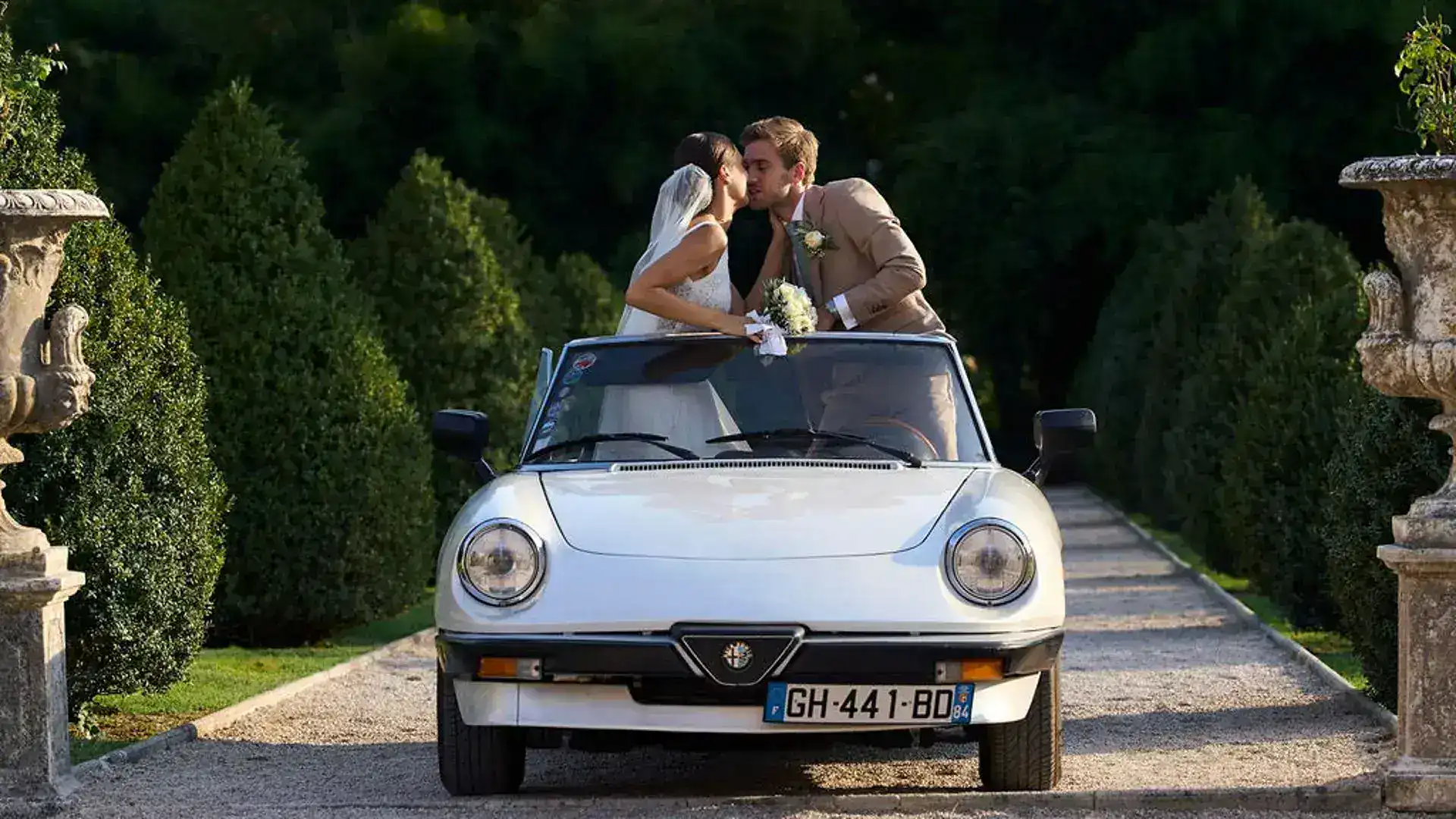 Bride and groom arriving at Château de La Garde near Aix-en-Provence